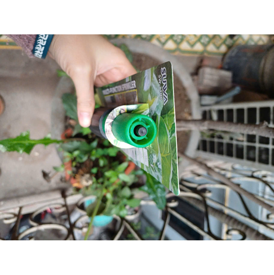 Vòi tưới cây đa năng điều chỉnh được áp lực nước Vòi tưới cây đa năng điều chỉnh được áp lực nước